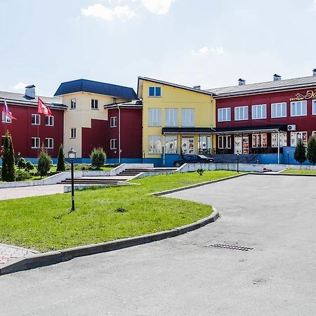 Hotel Suvorov Kobrin Buitenkant foto
