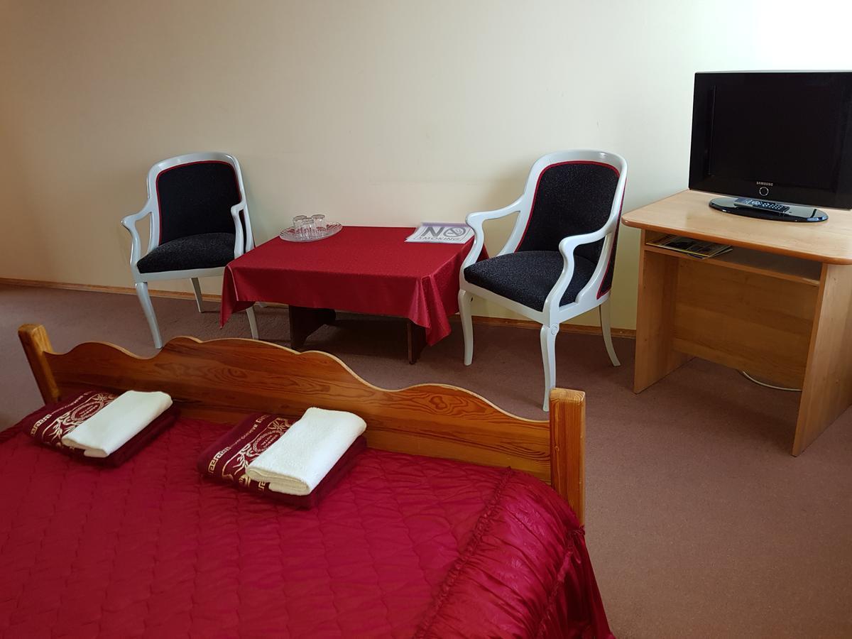 Hotel Suvorov Kobrin Buitenkant foto
